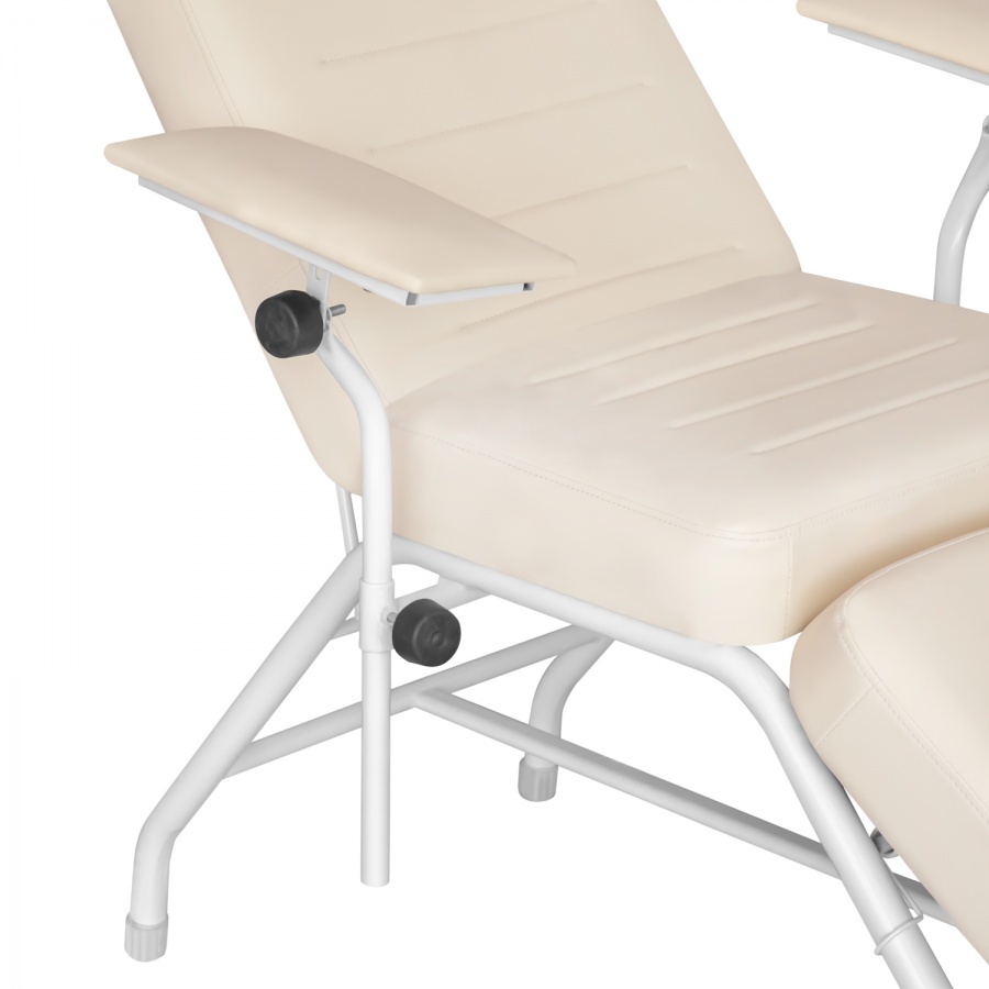 Cosmetic chair with armrests